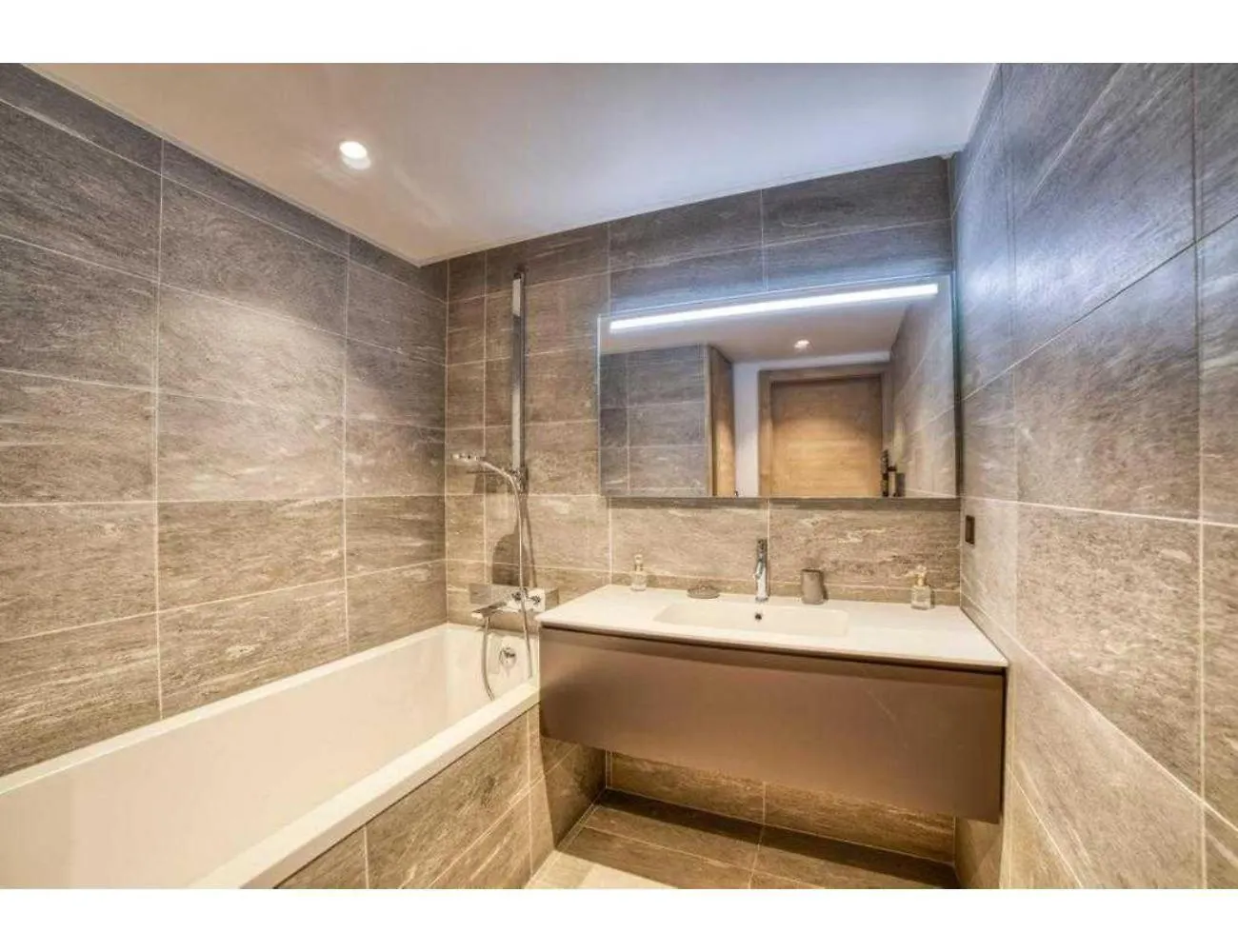 Luxurious 4-Room With Pool, Gym, Spa And Parking Megeve